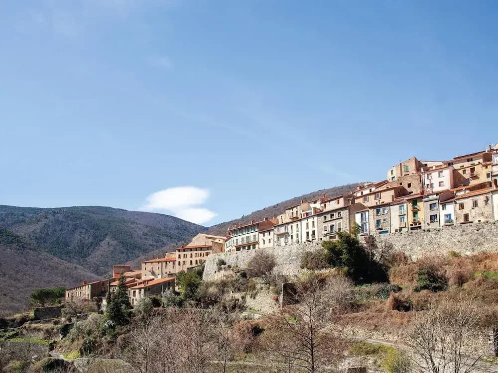 Residence Near Esperaza in a Beautiful Area - Photo 1