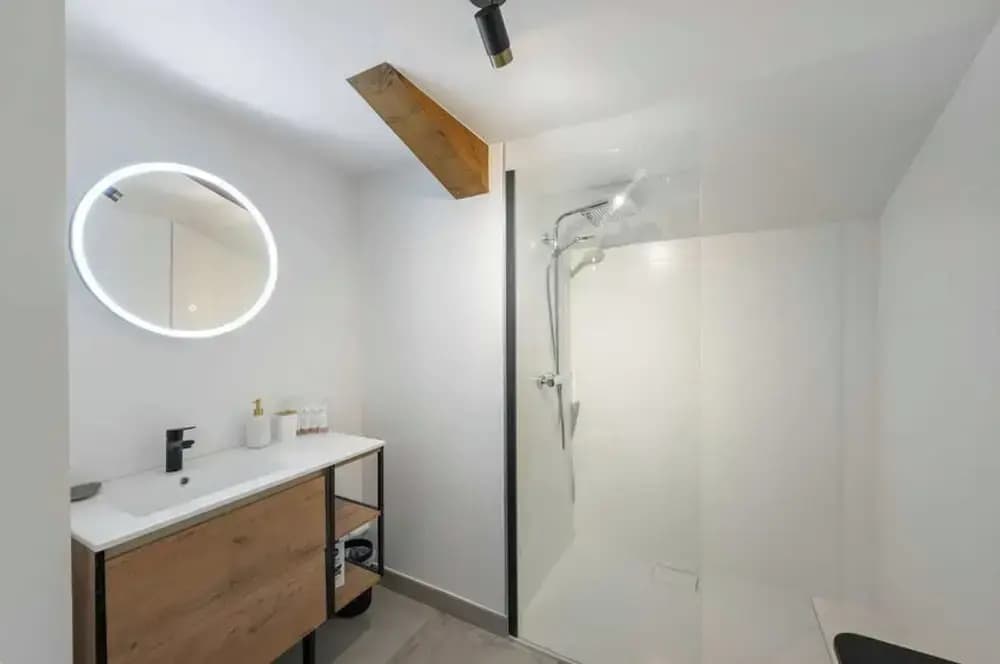 4 Bedroom Duplex With Large Balcony and Parking - Miniature 7