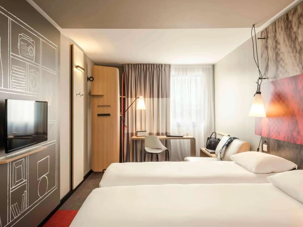 Ibis Troyes Centre - Photo 2