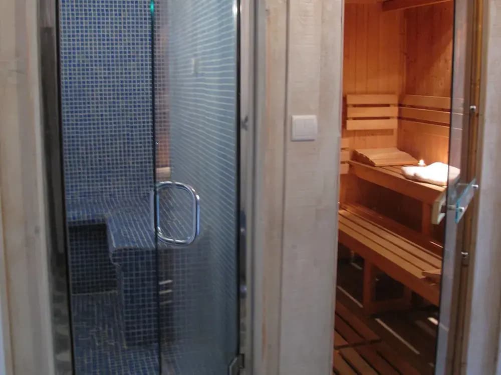 Ferme de Soulan, charming mouflon gîte with jacuzzi. (83793006) - Miniature 7