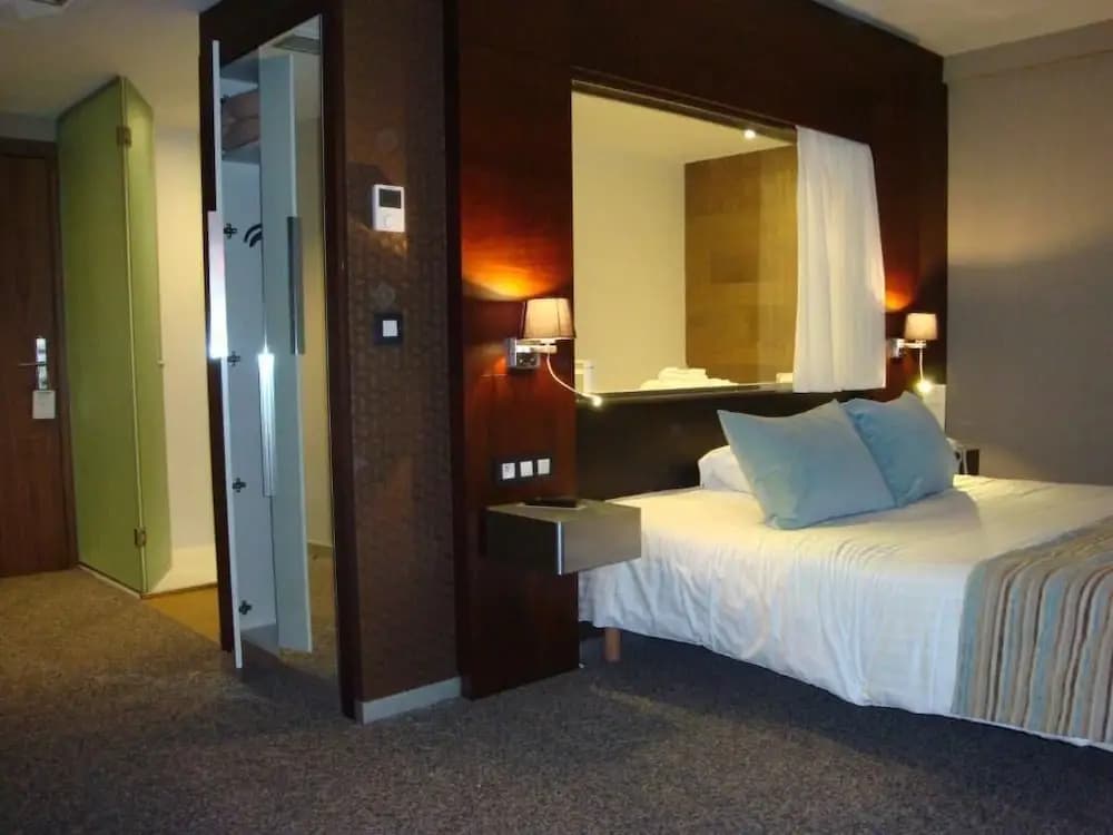 Alysson Hotel - Photo 5