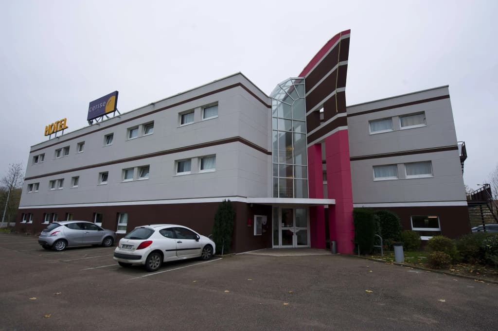 Cerise Auxerre - Photo 1