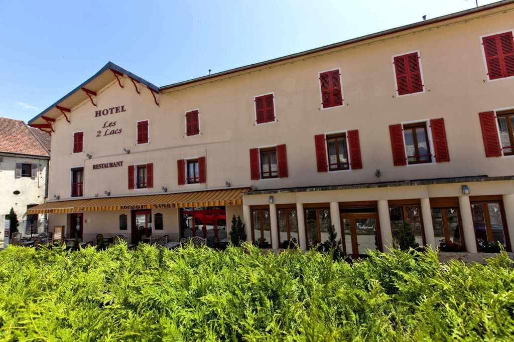 Hôtel les 2 Lacs - Photo 1