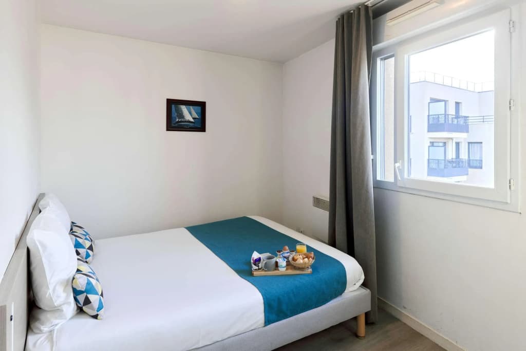 Comfort Aparthotel Versailles Saint Cyr l'Ecole - Miniature 6