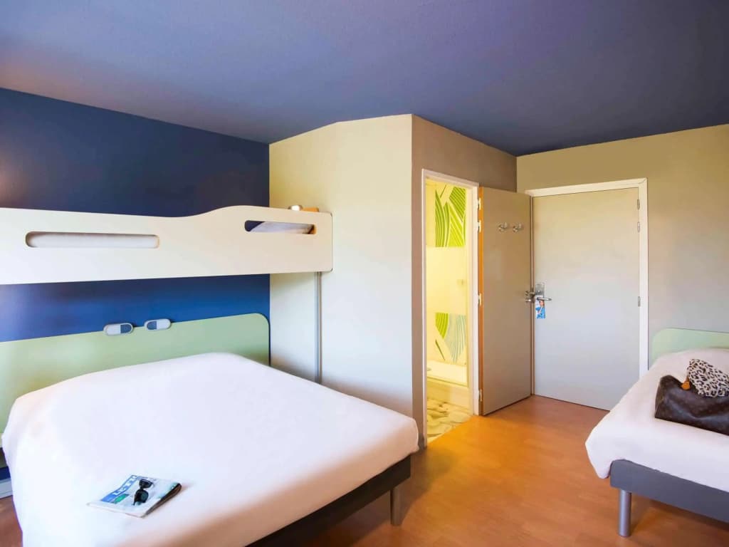 ibis budget Saint Martin de Crau Porte de Camargue - Photo 2