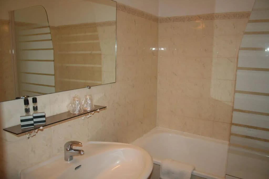 Hotel Les Palmiers - Miniature 7
