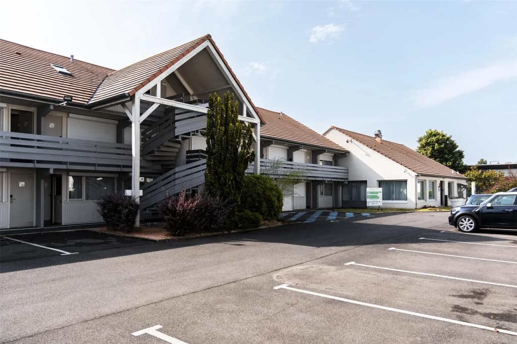 Hotel Campanile Montesson - Le Vésinet - Photo 1