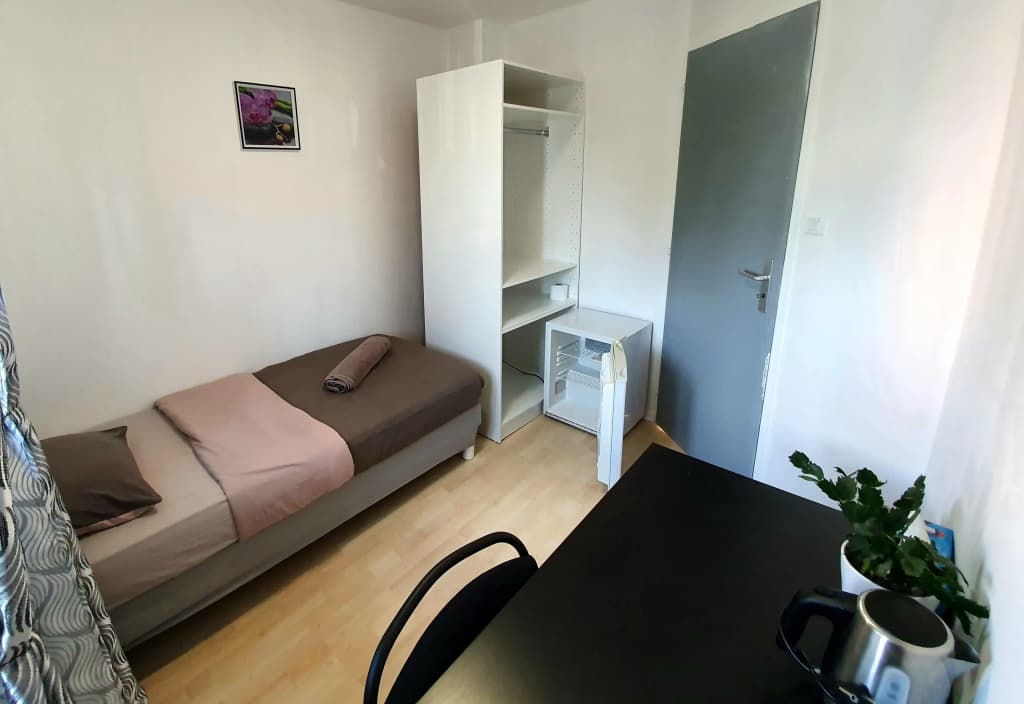NancyRoom - Photo 4
