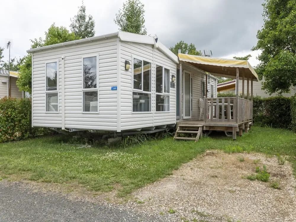 Mobile Home in Veuzain-sur-loire With Garden - Photo 1