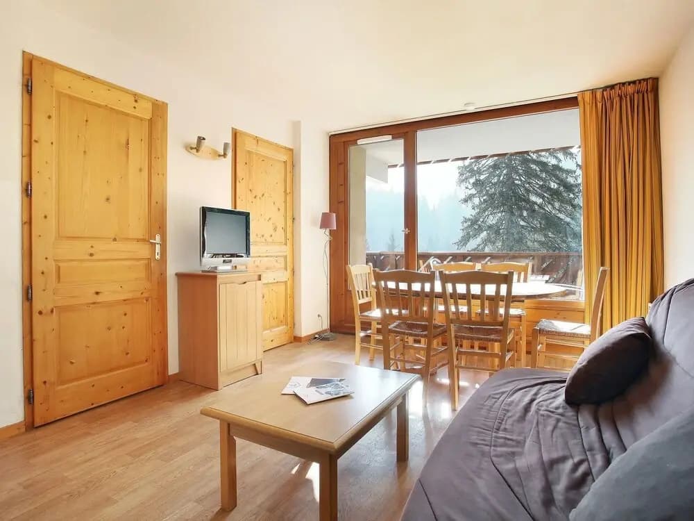 Alpine Studio w/ Balcony - Photo 4