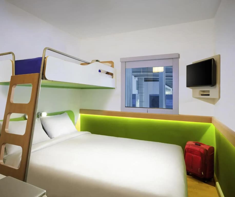 ibis budget Saint-Quentin Centre Gare - Photo 5