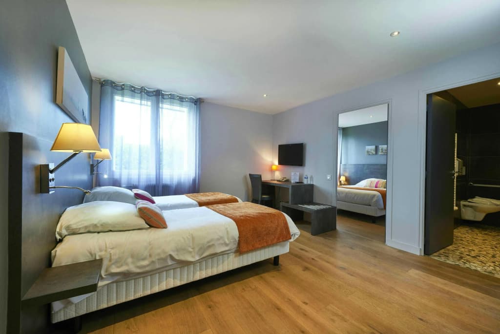 Cozy Hotel - Miniature 3