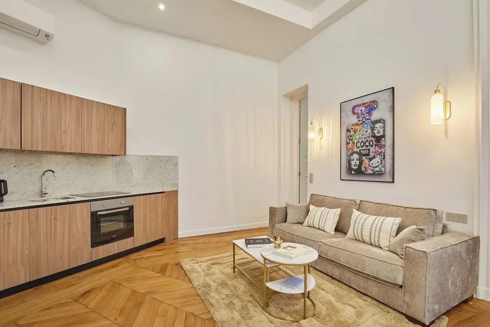 Saint Honore Luxury Apartment With AC - Miniature 7