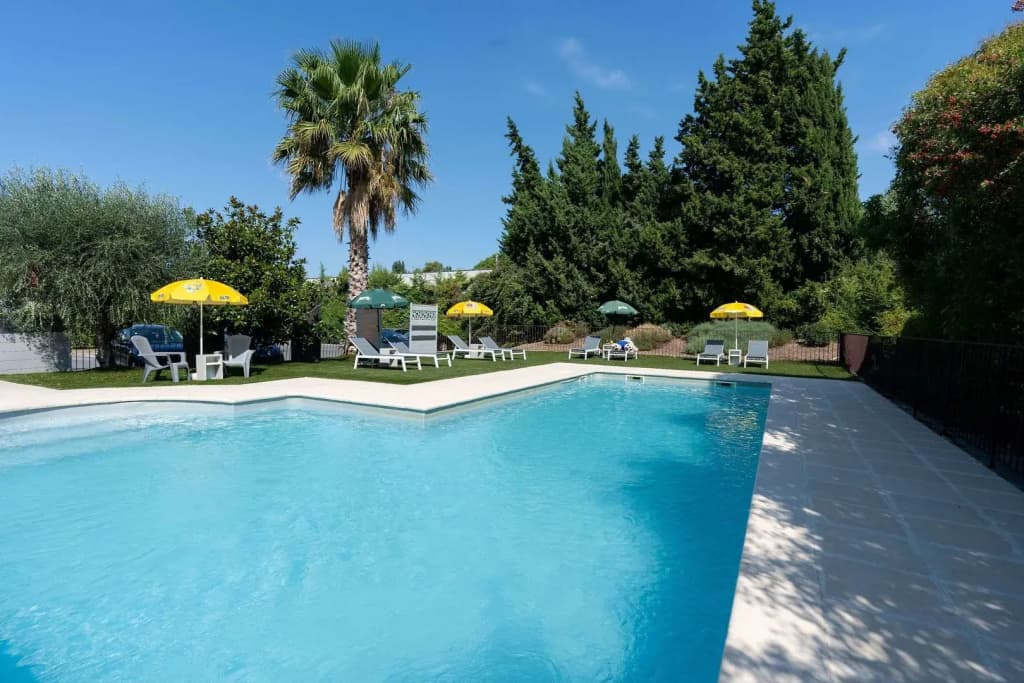 Brit Hotel Avignon Sud - Miniature 7