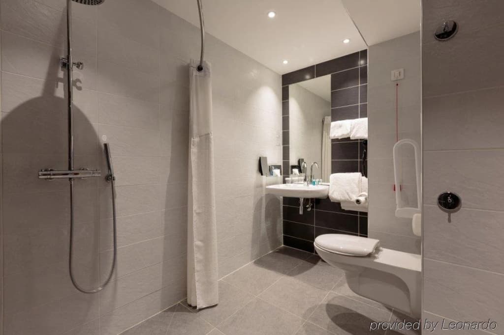 Holiday Inn Clermont-Ferrand Centre by IHG - Miniature 6