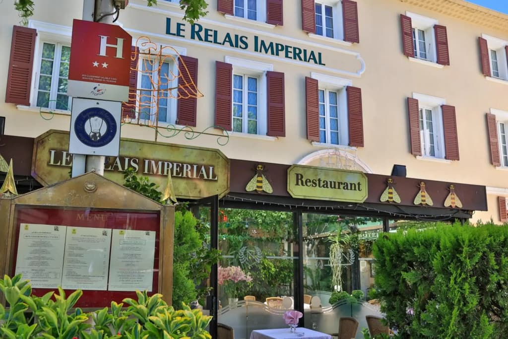 Logis Hotel Le Relais Imperial - Photo 1