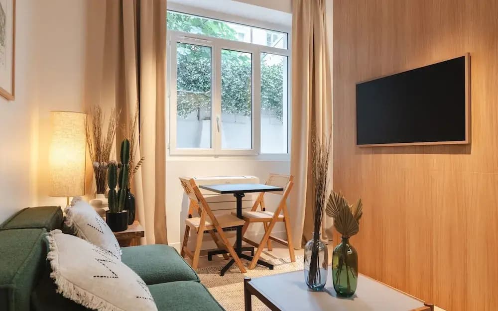 AC Apartment With Terrace in the Center of Paris - Photo 3