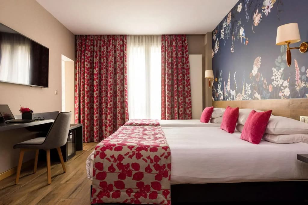 Hotel Bristol - Photo 4