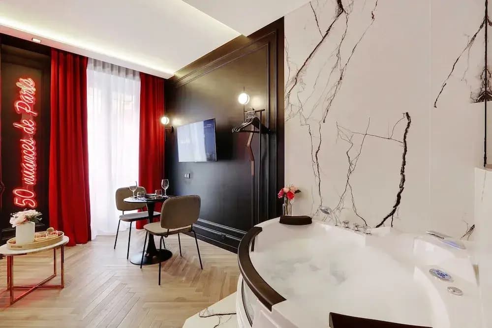 Luxurious Private Room - 2P - Les Halles - Miniature 8