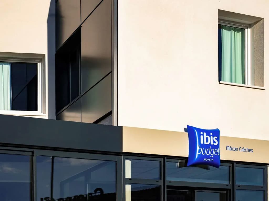 ibis budget Mâcon Crêches - Photo 1