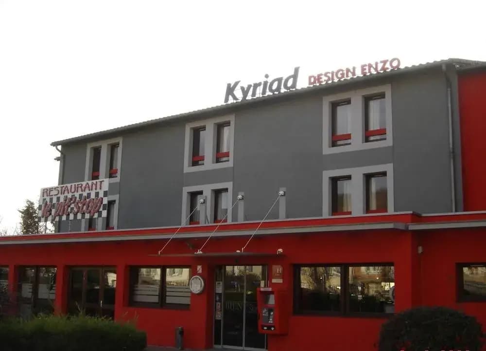 Hotel Kyriad Design ENZO PONT A MOUSSON - Photo 1