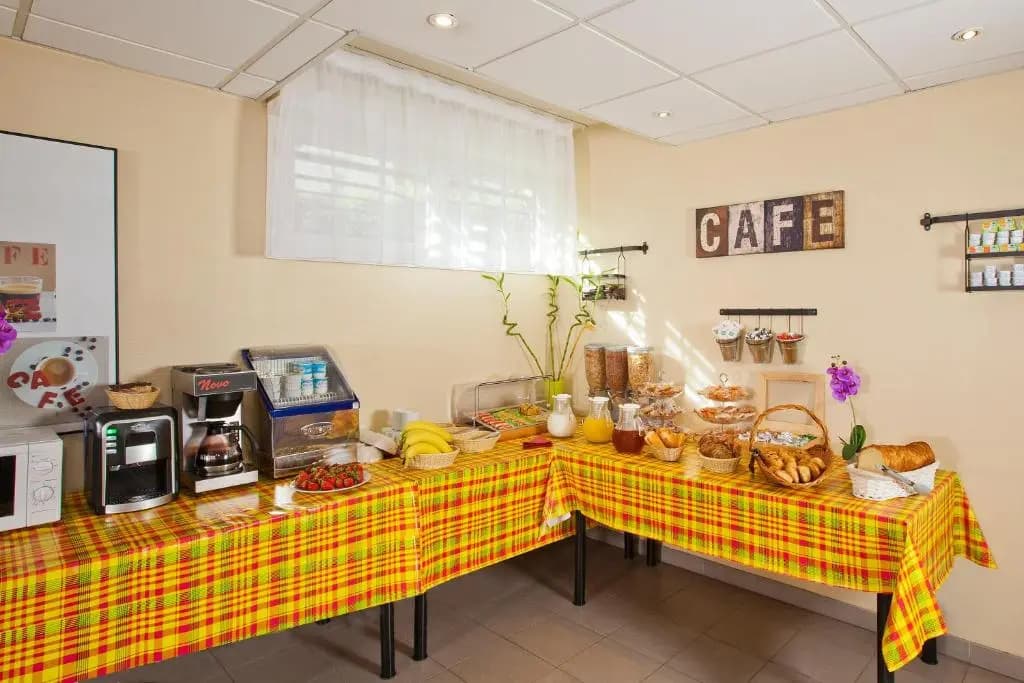 Séjours & Affaires Paris Nanterre - Photo 4