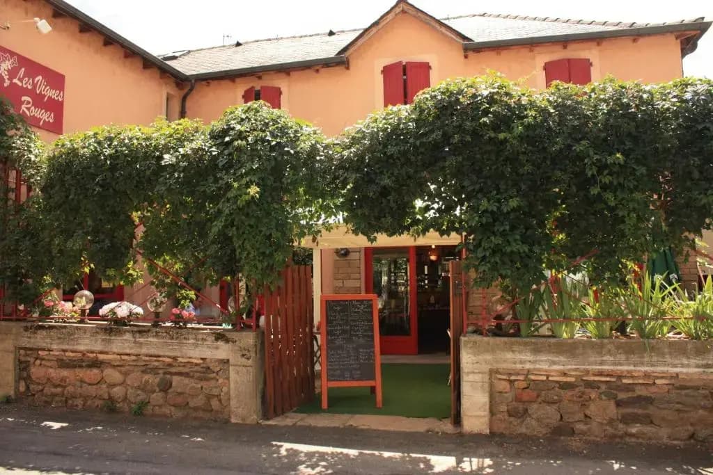 Hôtel Les Vignes Rouges - Photo 1