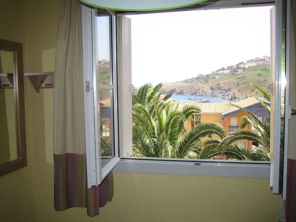 Sunny Apartment for Groups - Photo 5