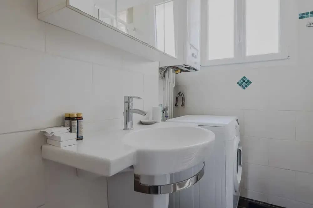 Apartment in Montmartre With 1 Room - Miniature 7