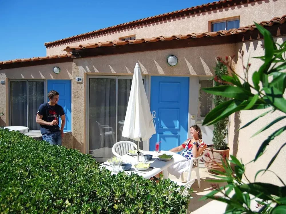 Cozy Retreat by the Beach - Photo 5