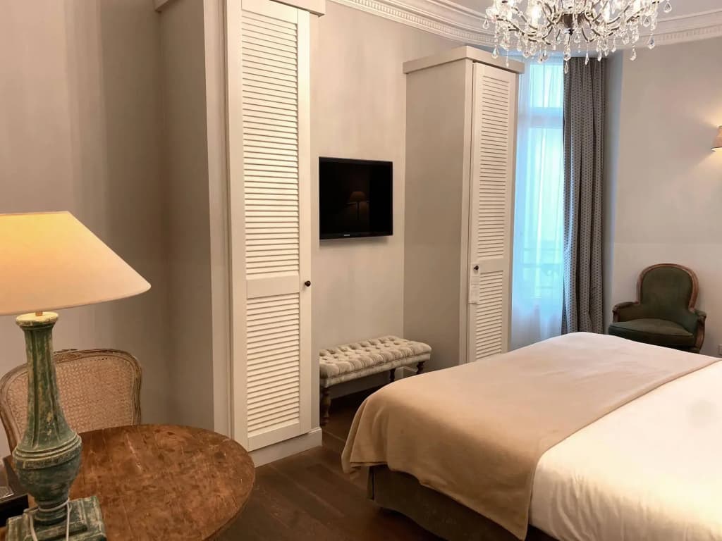 New Hotel Roblin - Miniature 6