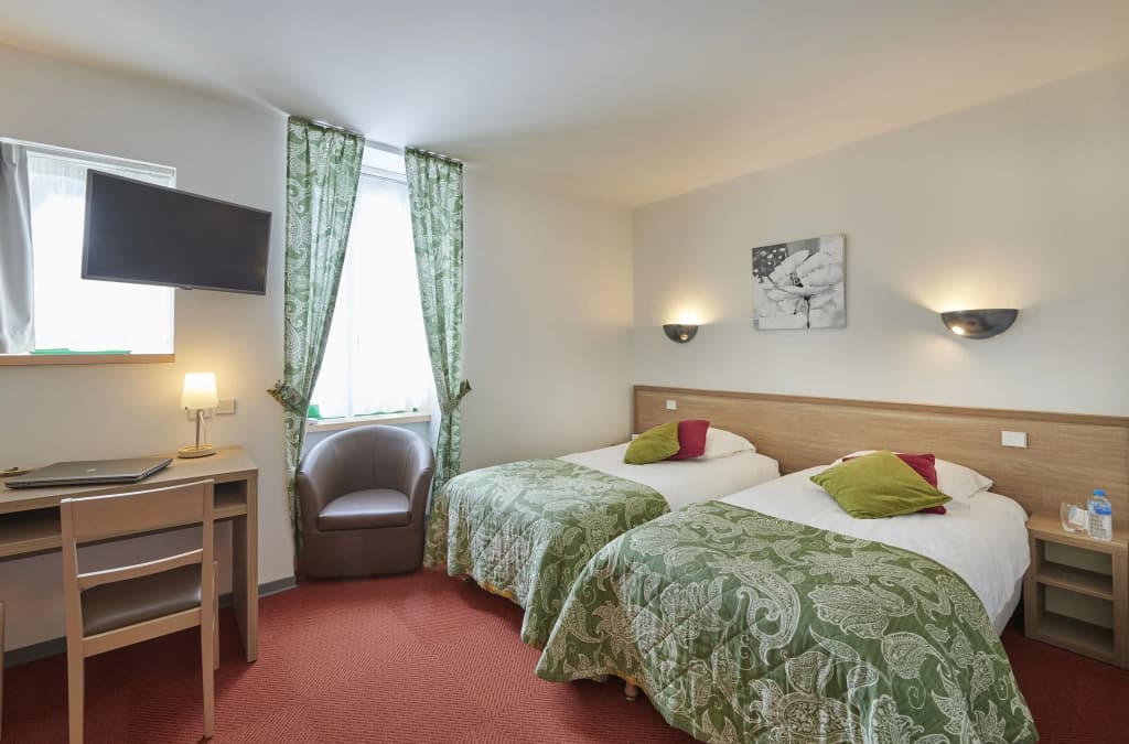 Logis Hotel Du Lac - Photo 3