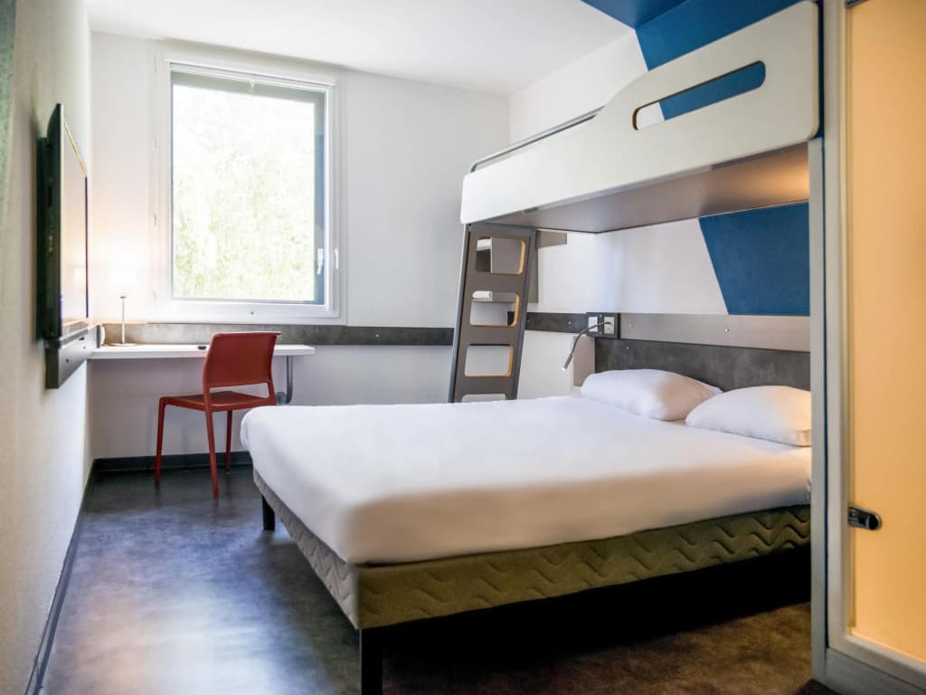 ibis budget Archamps Porte de Genève - Photo 3