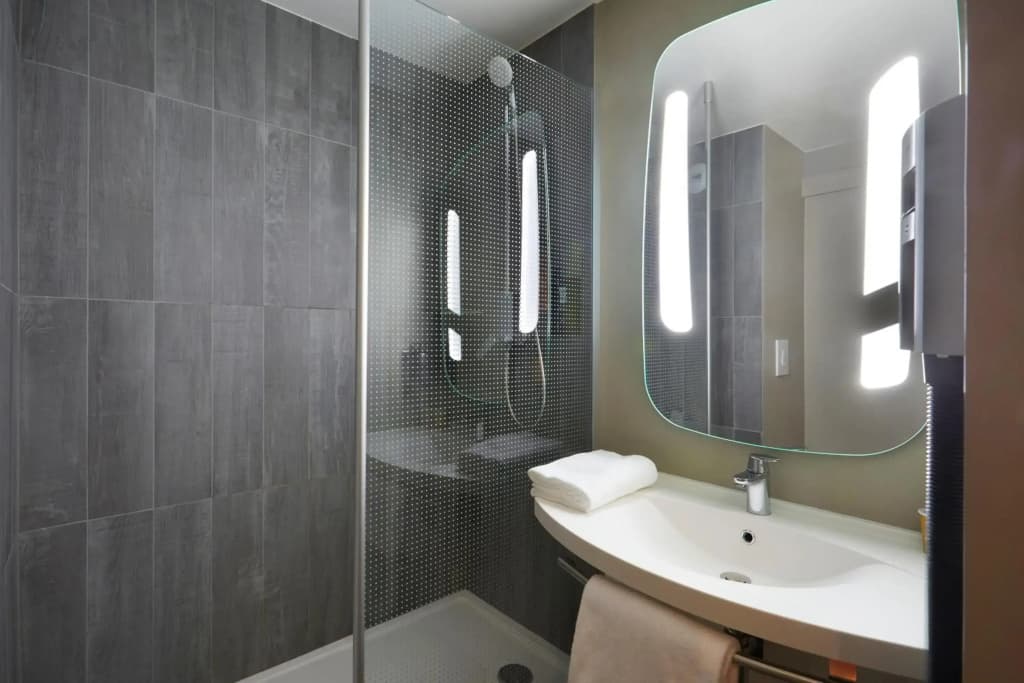 ibis Archamps Porte de Geneve - Miniature 8