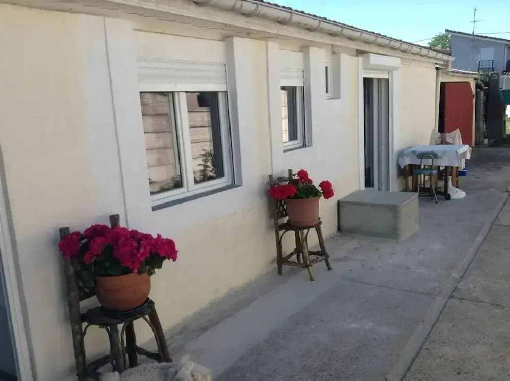 Relaxing Garden Retreat in Dax - Miniature 7