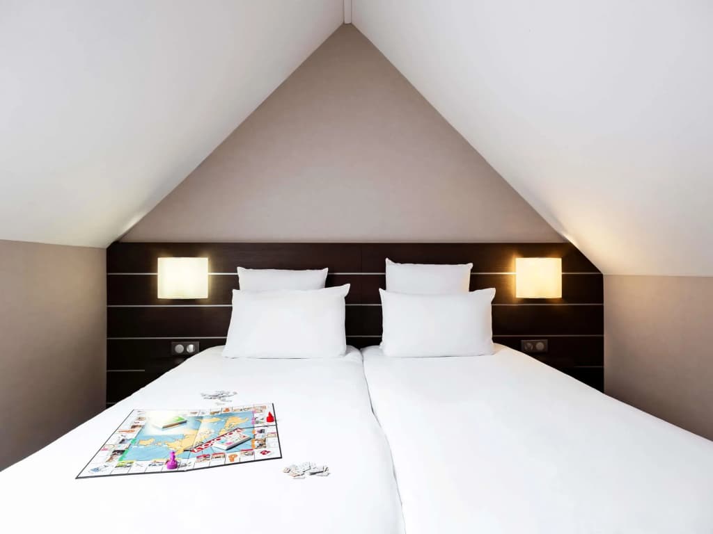 Mercure Omaha Beach Hotel - Miniature 2