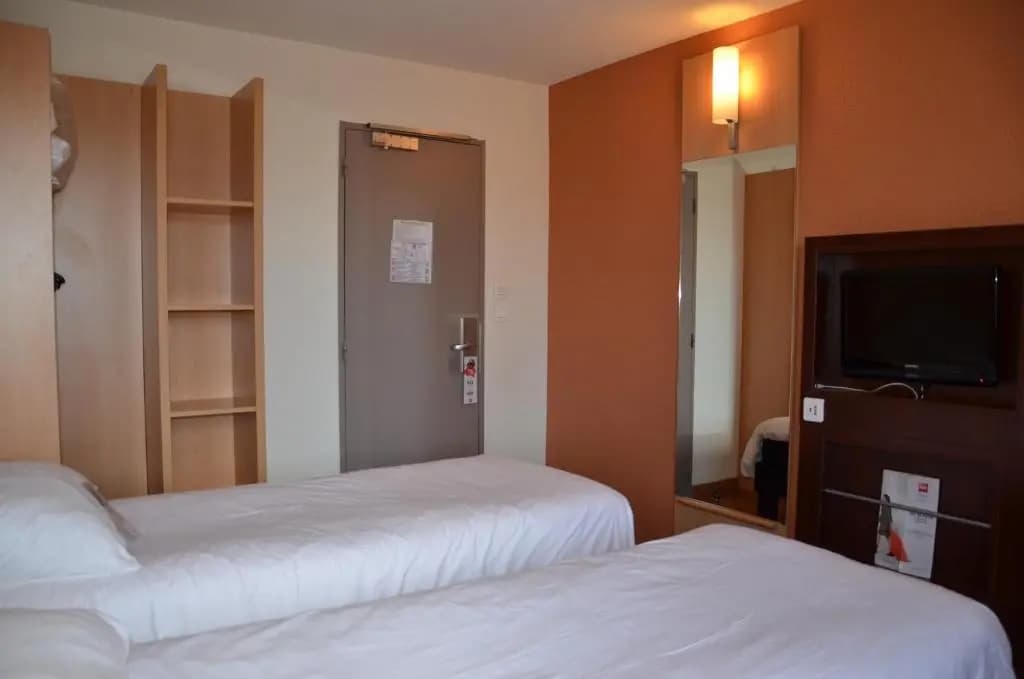 ibis Issoire - Miniature 6