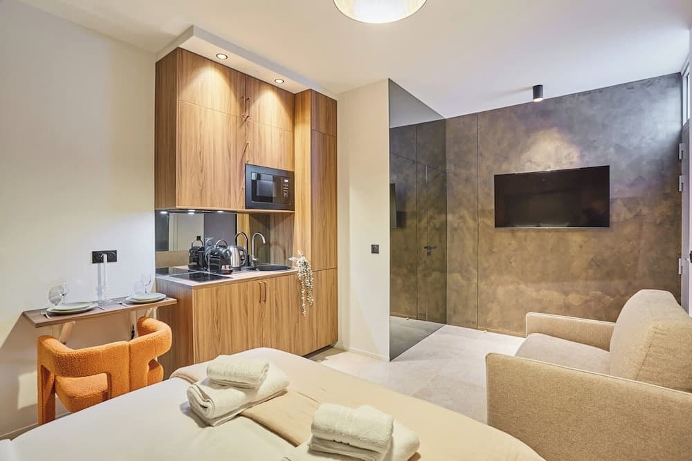 Suite Premium Facing the Chateau de Vincennes - Photo 4