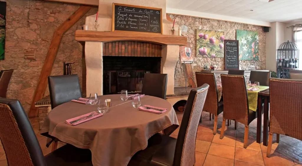 Hotel Les Pasteliers - Photo 2