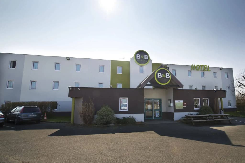 B&B HOTEL Tours Nord 2 La petit Arche - Photo 1