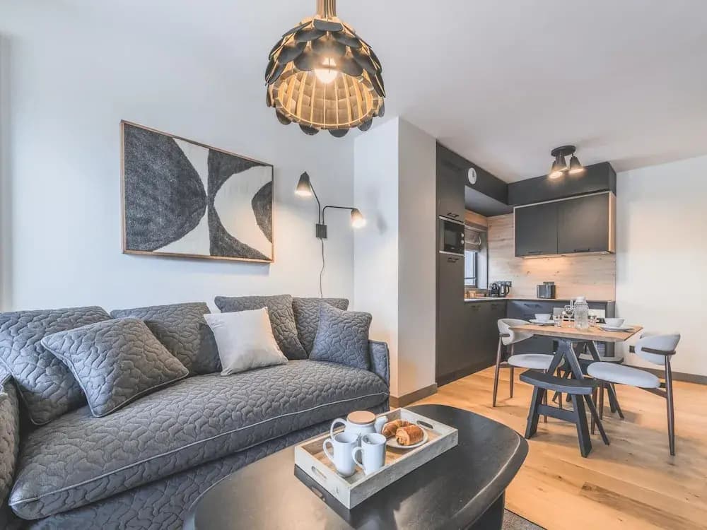 Apartment in Peisey With Stunning Mountain Views - Miniature 7