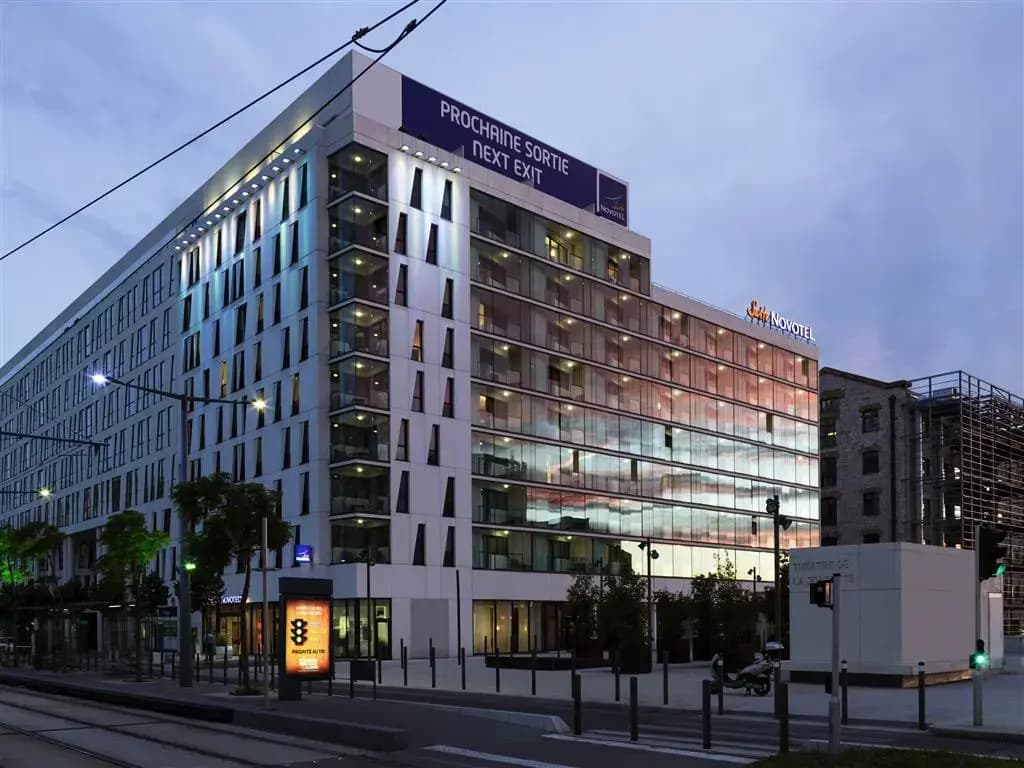 Novotel Suites Marseille Centre Euromed - Photo 1