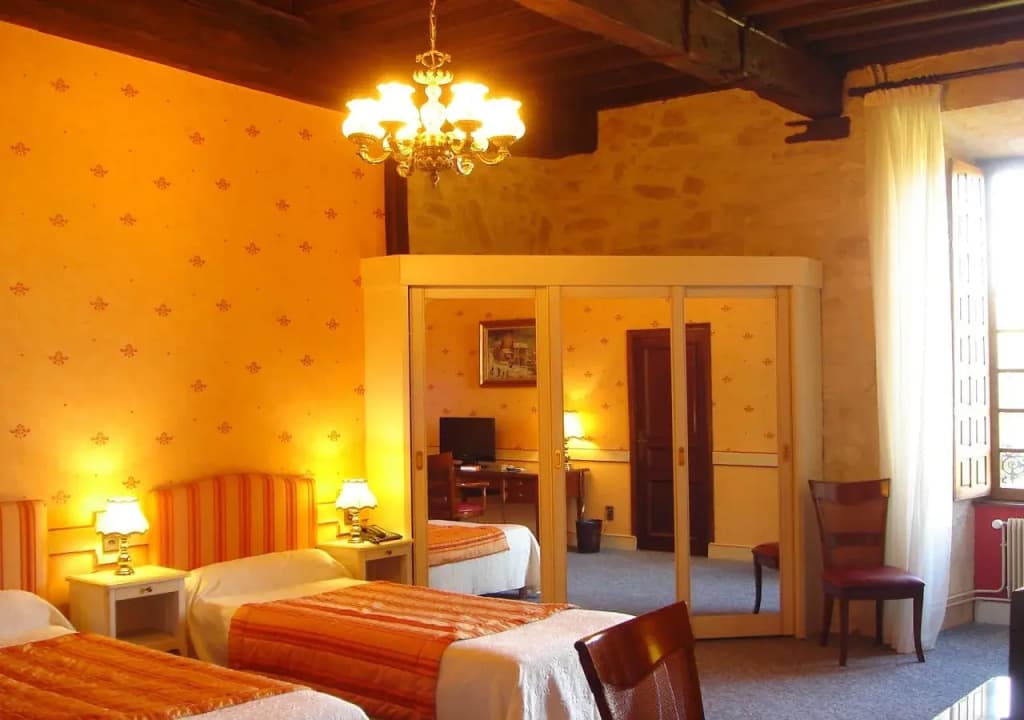 Chateau La Fleunie - Miniature 6