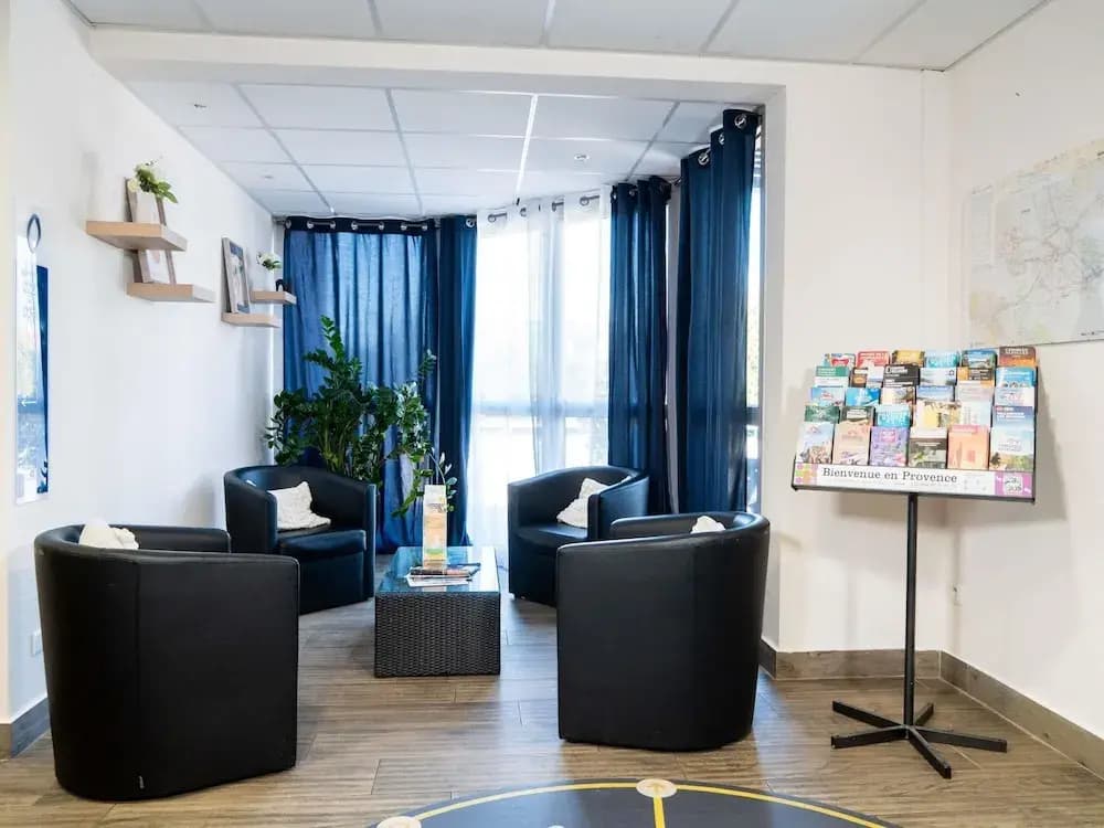 Ibis Budget Aix-En-Provence Les Milles - Photo 2