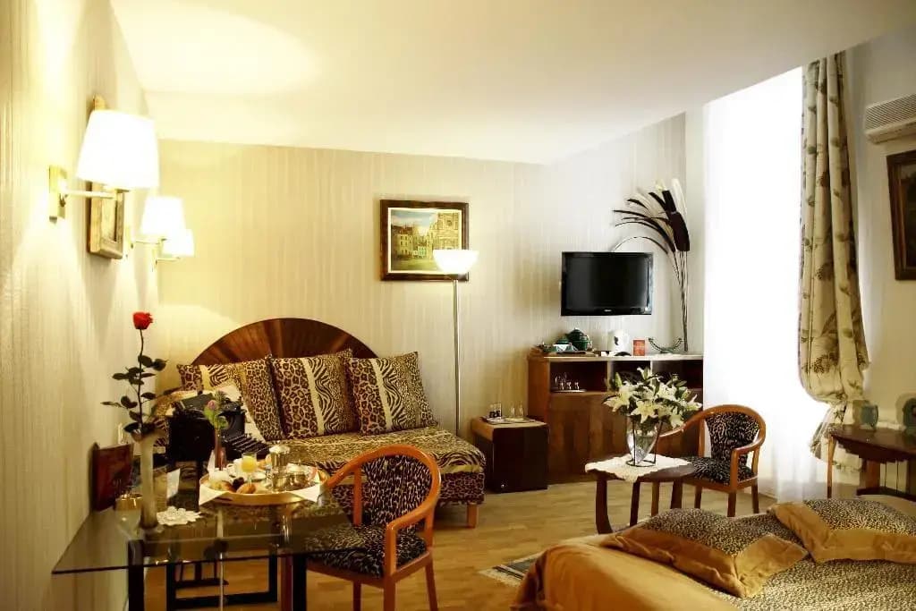 Hôtel La Renaissance - Miniature 6