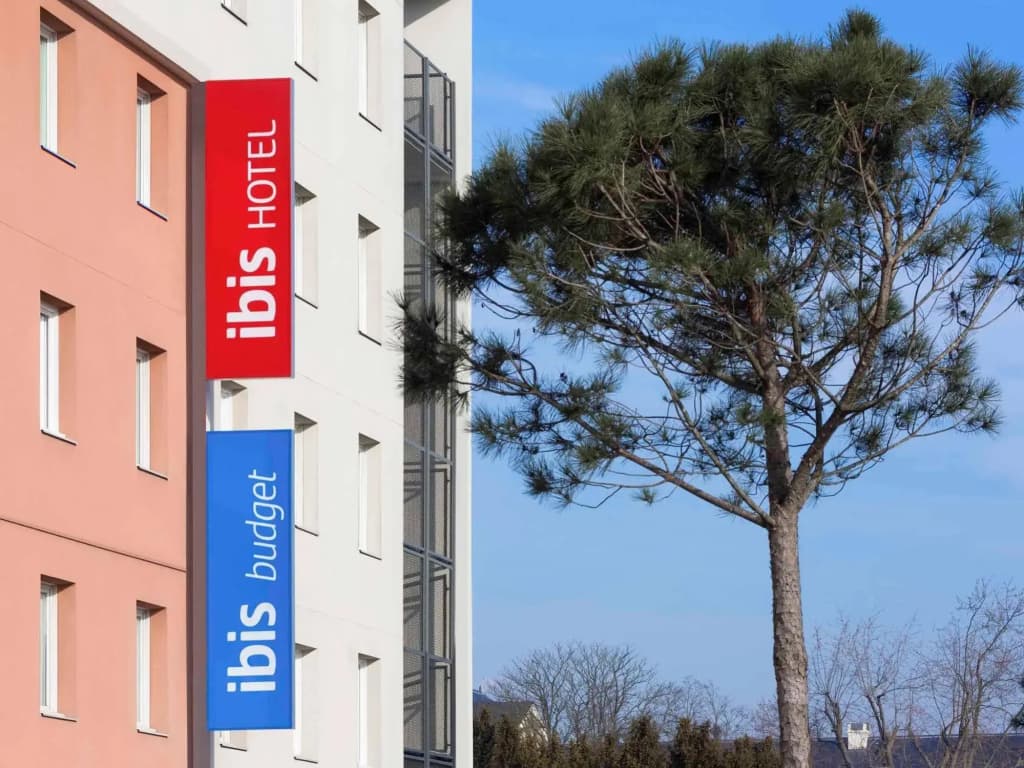 ibis budget Orly Chevilly Tram 7 - Photo 1