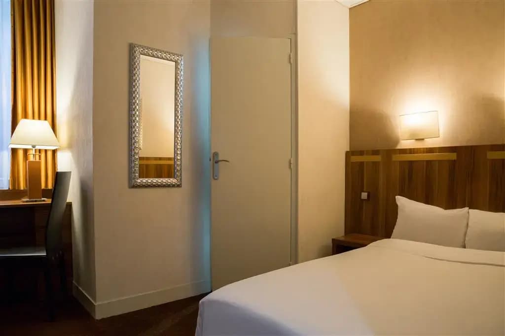 Hotel The Originals du Grand Monarque - Photo 5