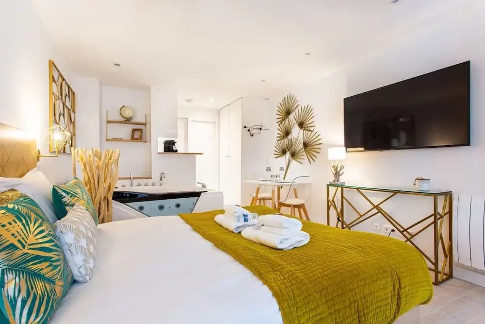 Love Room - 2P With Jacuzzi - Photo 3