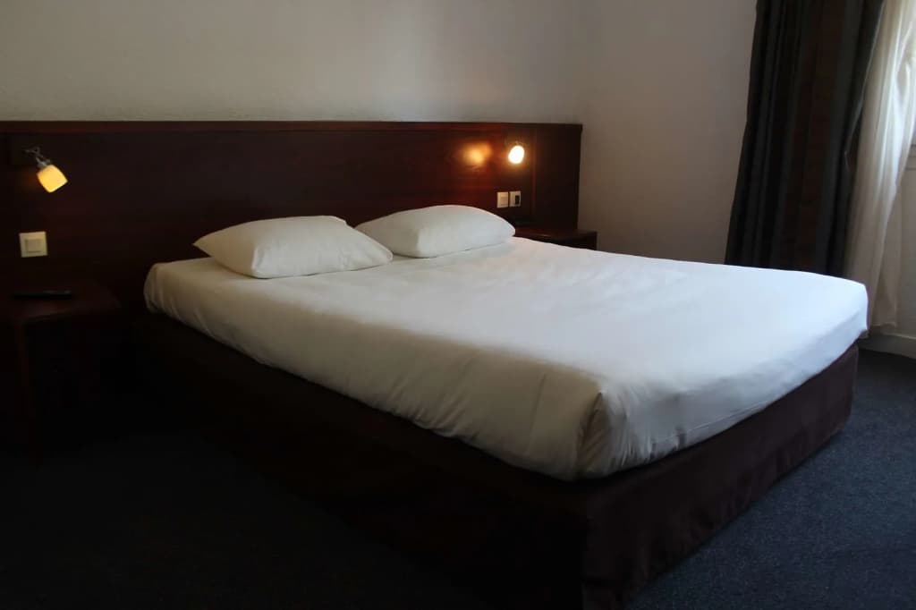 Hotel Kyriad Nemours - Miniature 7
