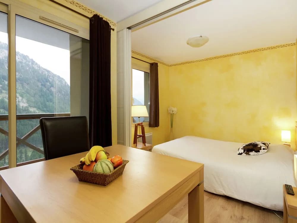 Chalet in Isola Near Ski Slopes - Photo 3